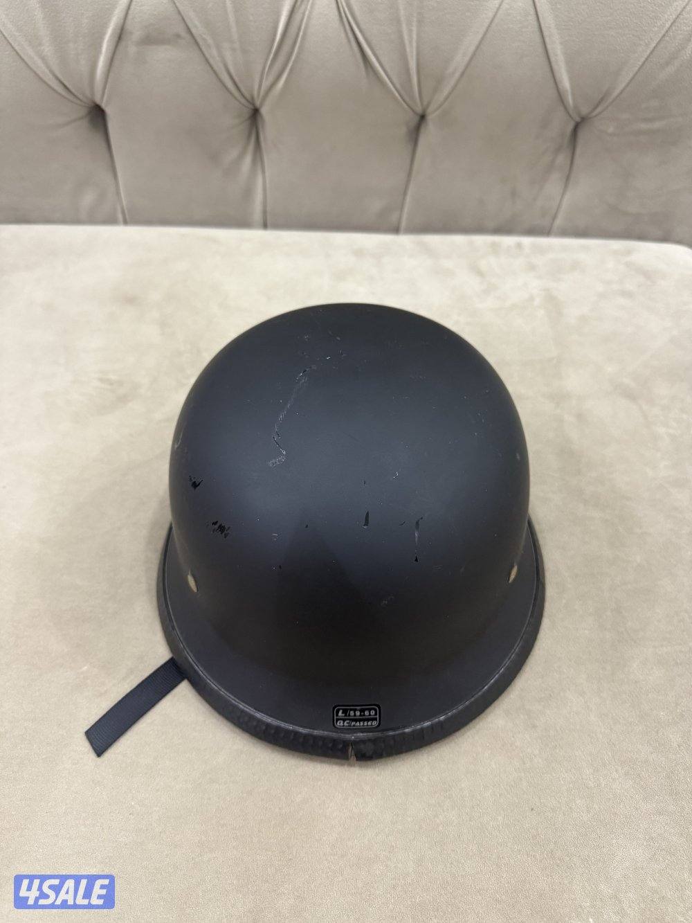 للبيع خوذتين2