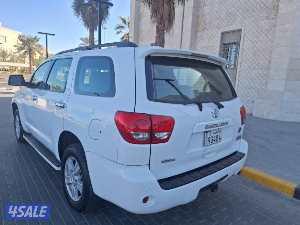 جيب تويوتا سيكويا8