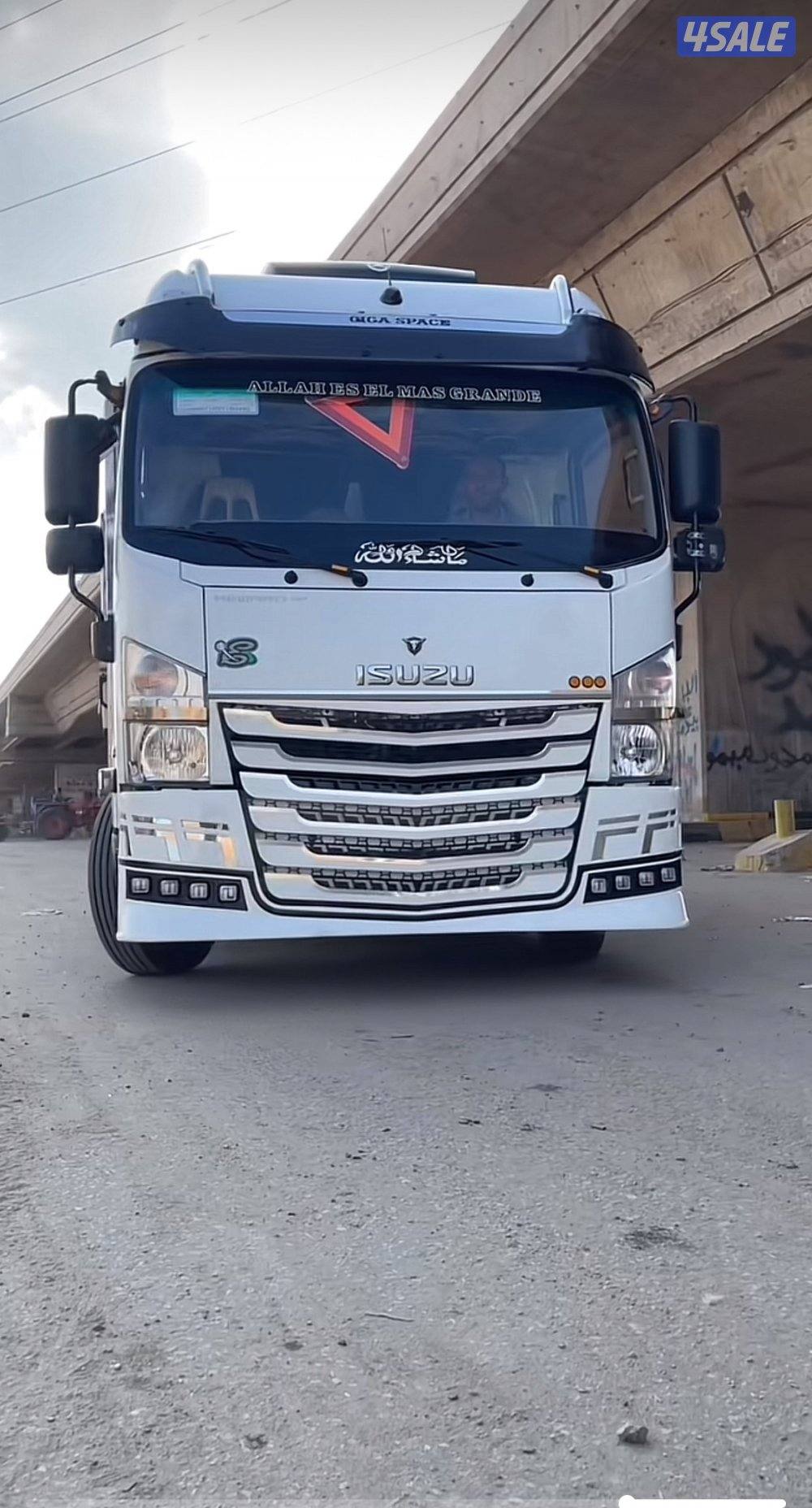 كرين سطحة هيدروليك    نشترى جميع انواع السيارات11