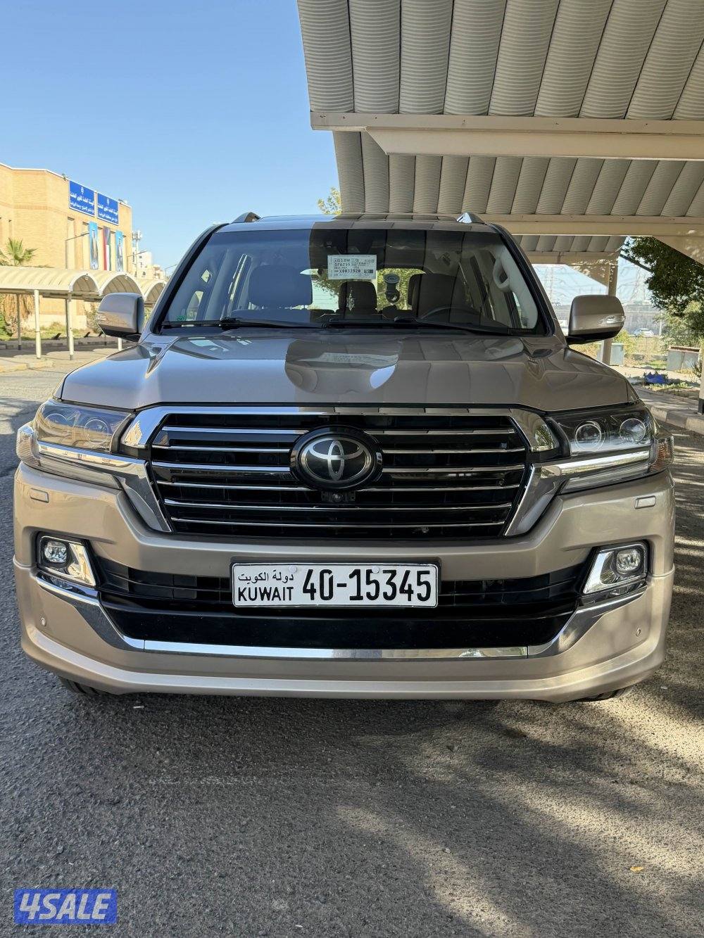 للبيع لاند VXR8