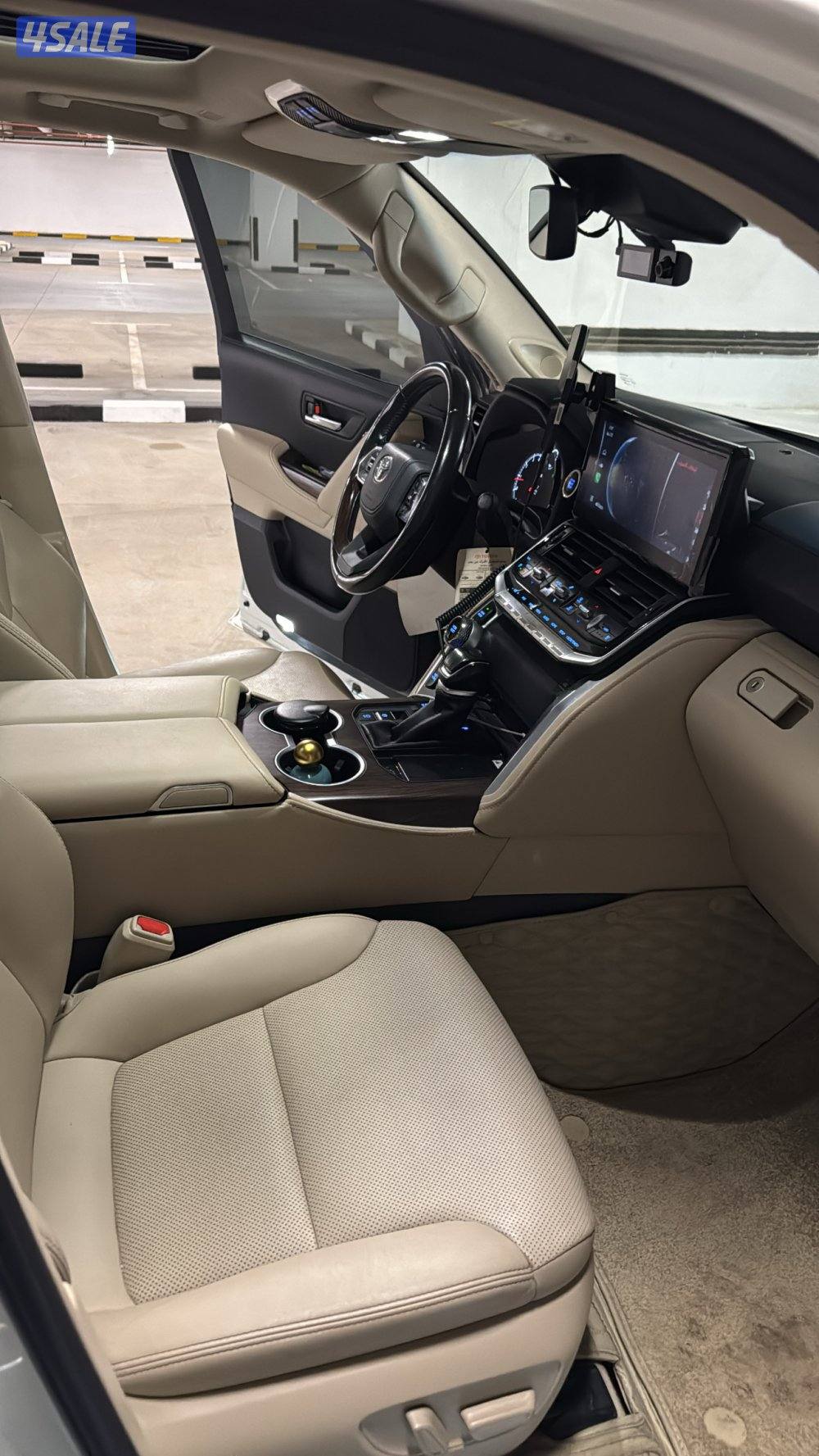 للبيع لاندكروزر GXR موديل 2022 – ايرواس3