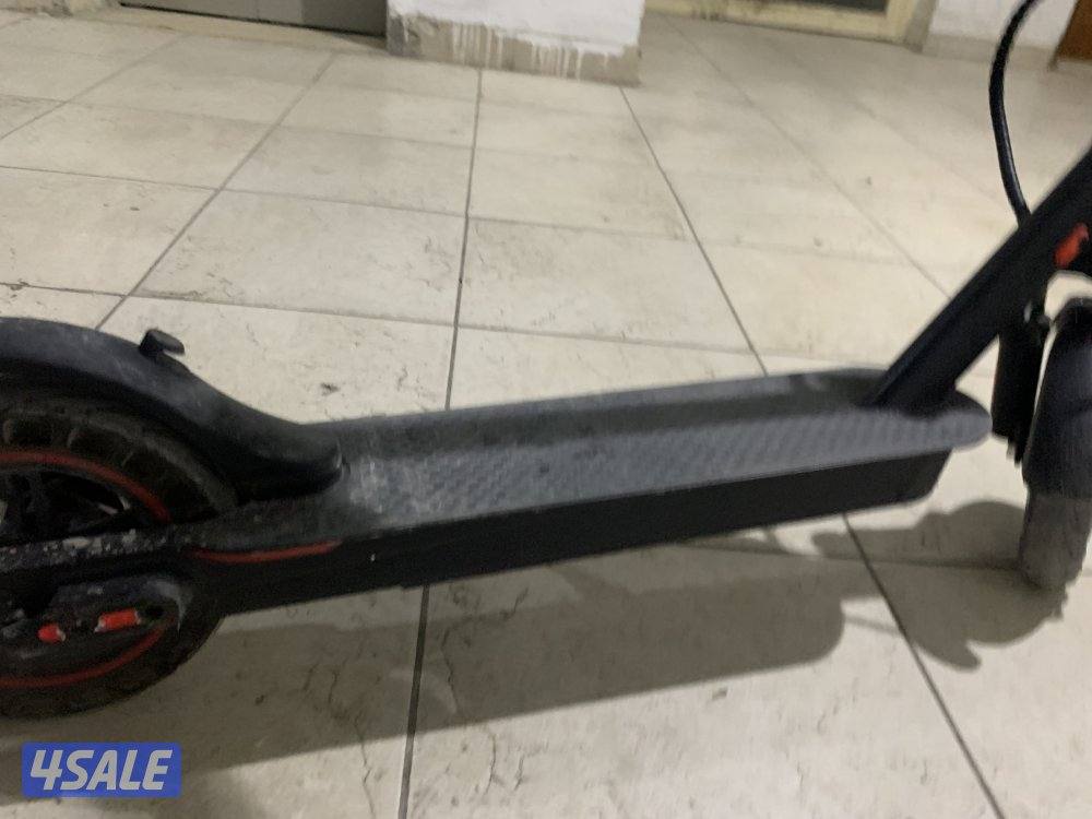 سكوتر ماكس ويل للبيع الحالة جديد جدا استعمال شهر4