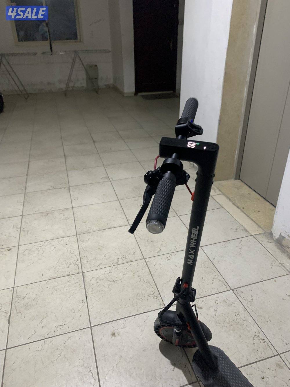 سكوتر ماكس ويل للبيع الحالة جديد جدا استعمال شهر7