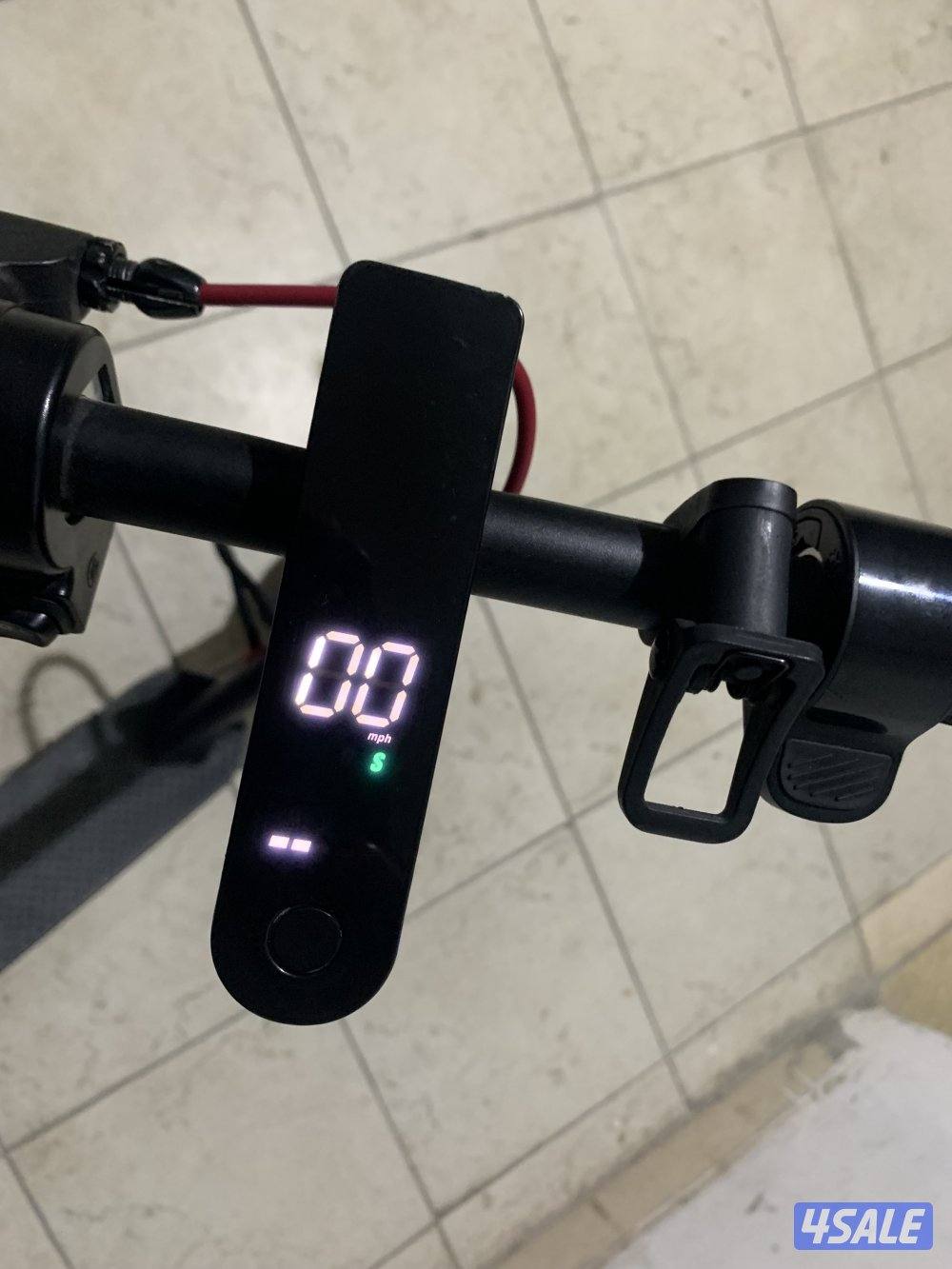 سكوتر ماكس ويل للبيع الحالة جديد جدا استعمال شهر9