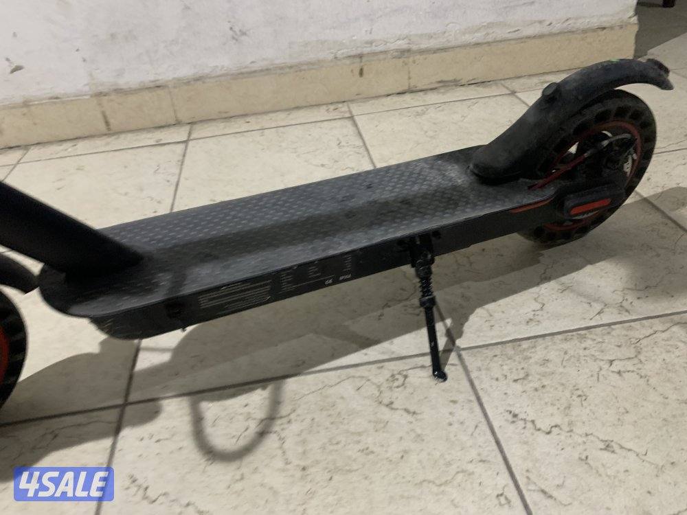 سكوتر ماكس ويل للبيع الحالة جديد جدا استعمال شهر10