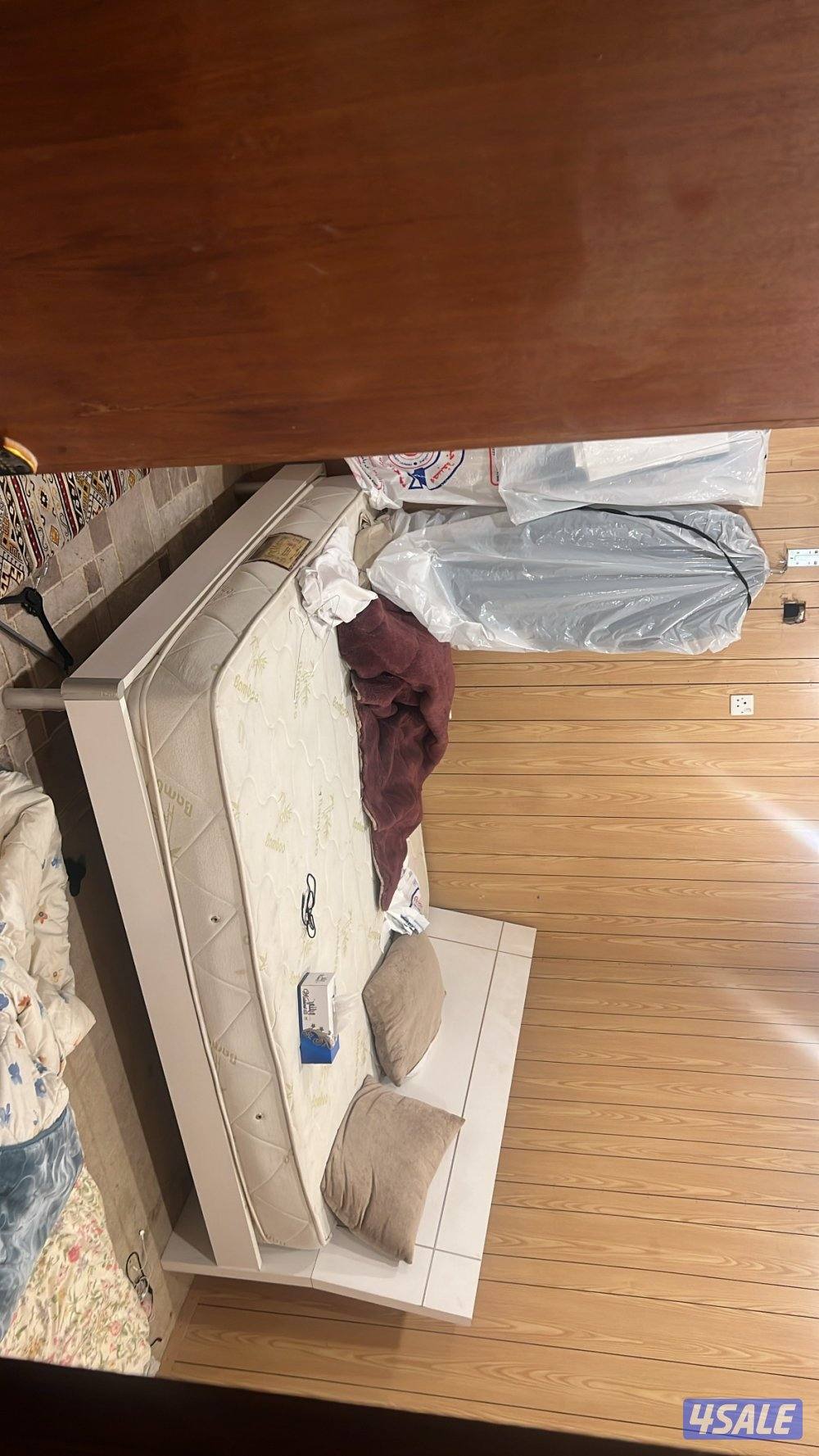 شاليه بحاله ممتازه كالجديد مقاس 7 بطول وبالعرض41