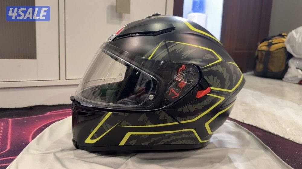 للبيع خوذة دراجة نارية جديدة3