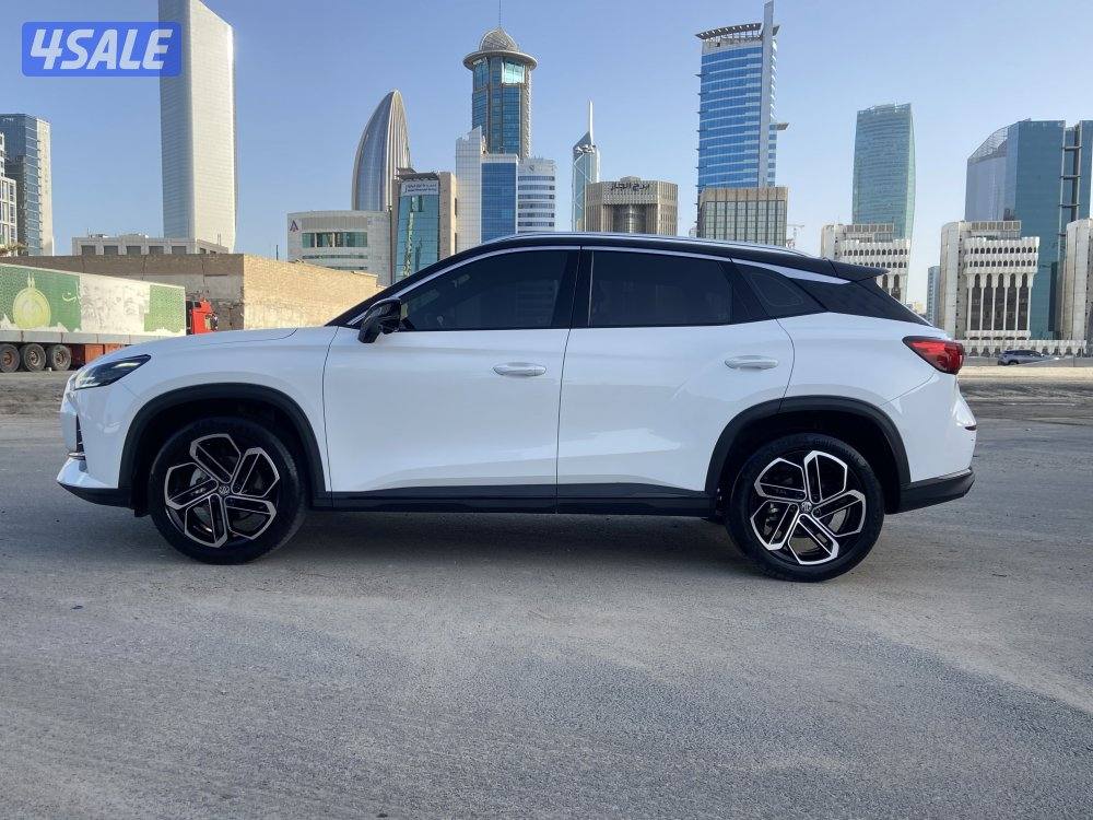 ام جي ONE موديل 2024 اعلي درجه شويه اصفار عداد /5 الاف كم10