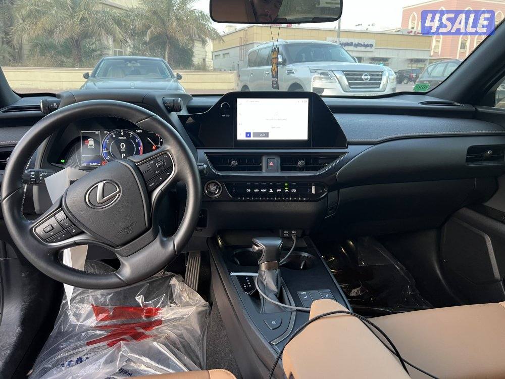 لكزس ux ماشي ٢٧ سيرفس مجاني7