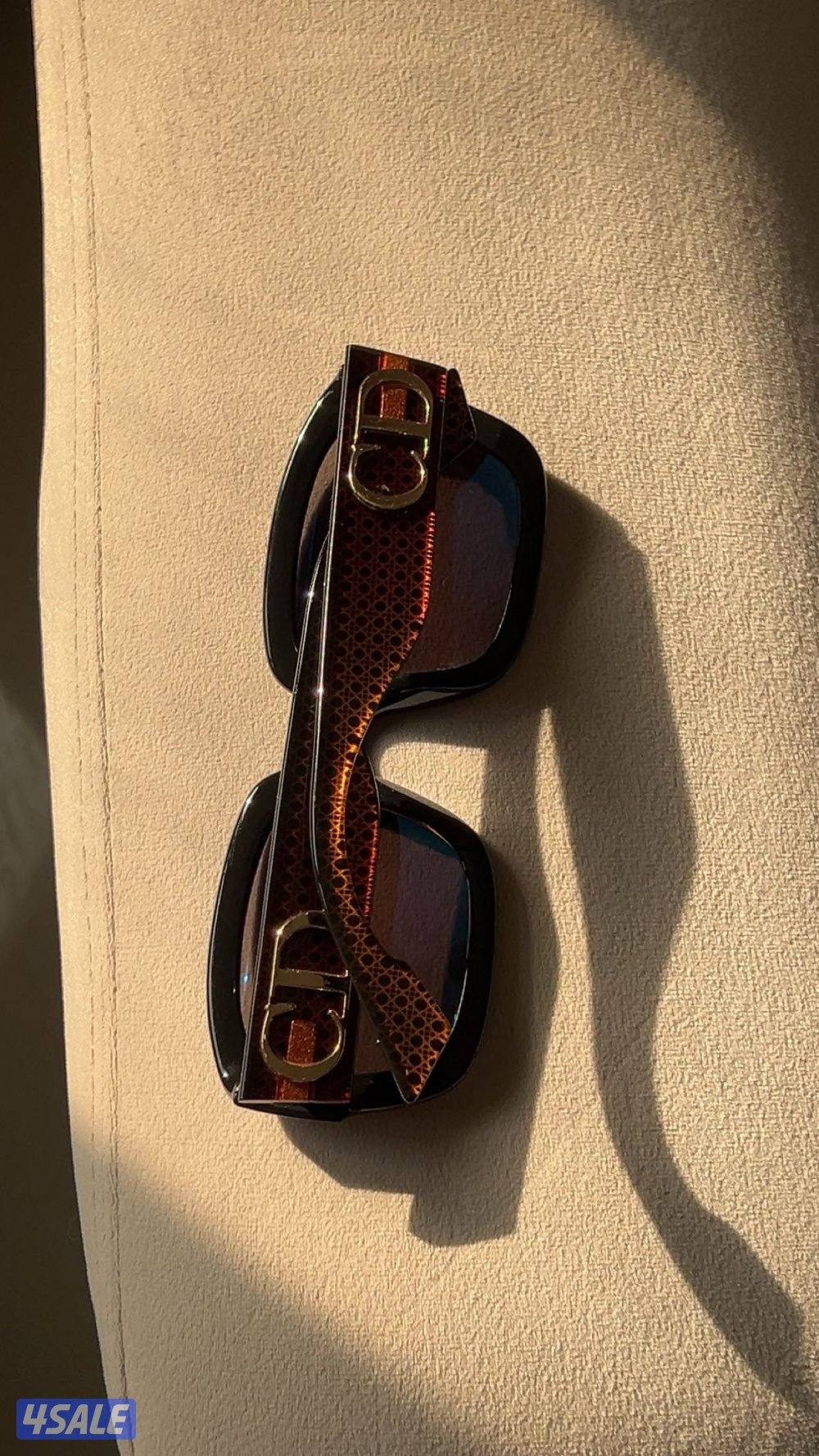 للبيع نظارة ديور نسائي اصليه وحقك تفحص بأي مكان سعر الشراء 1201