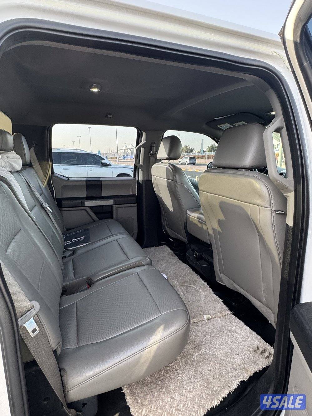 للبيع وانيت فورد XL غمارتين3