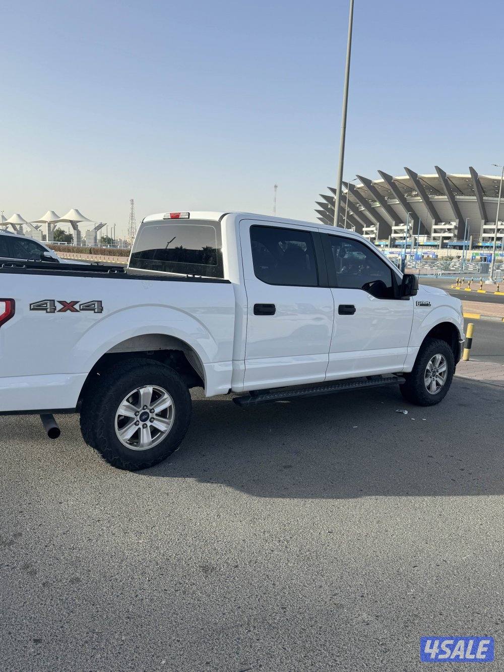 للبيع وانيت فورد XL غمارتين5