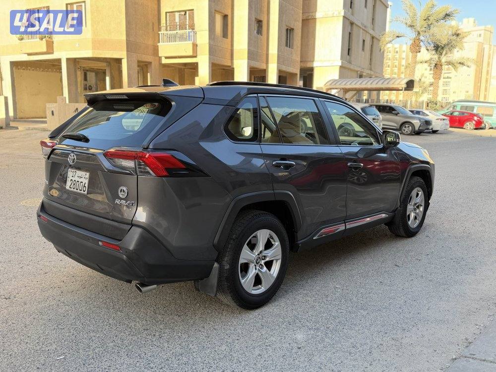 تويوتا راف فور موديل 20192