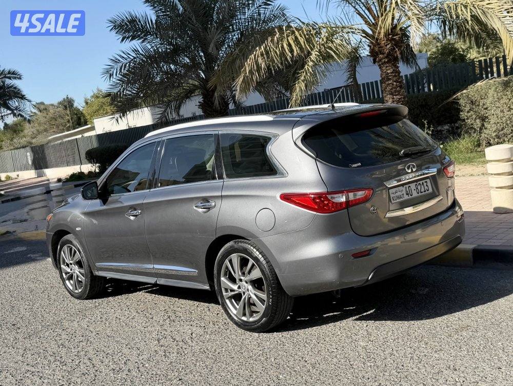 Infinity QX60 model 2015 full option original paint very good5