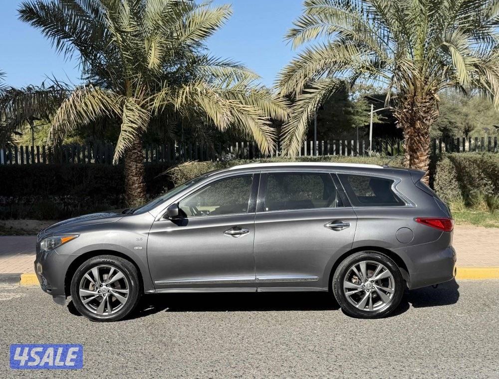 Infinity QX60 model 2015 full option original paint very good7