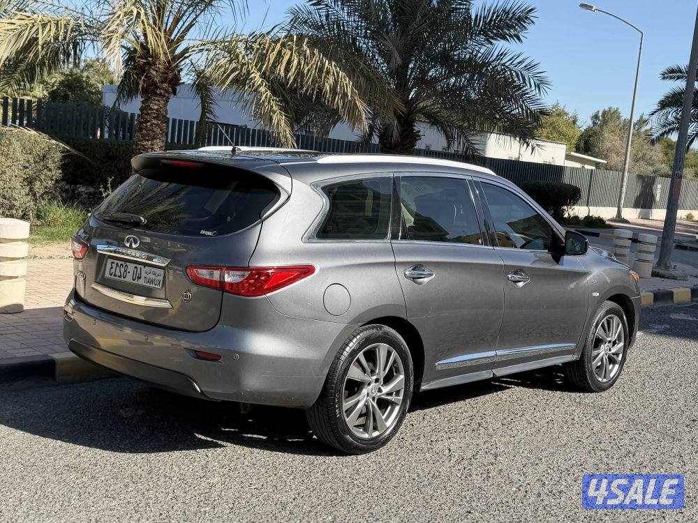 Infinity QX60 model 2015 full option original paint very good8