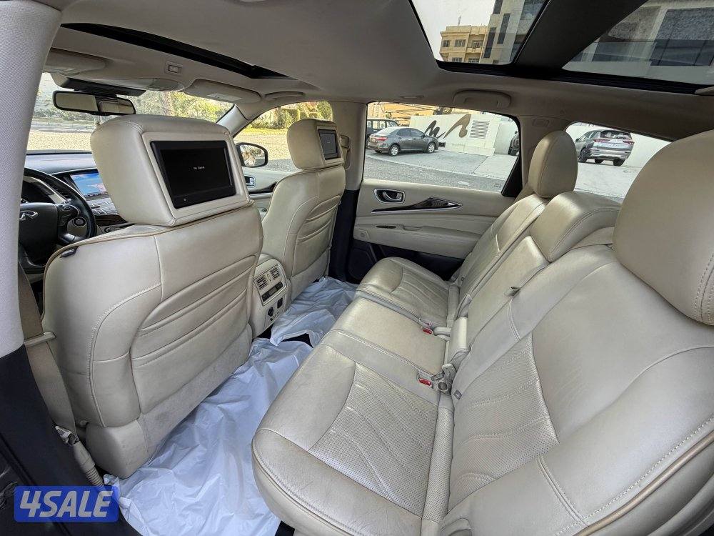 Infinity QX60 model 2015 full option original paint very good10