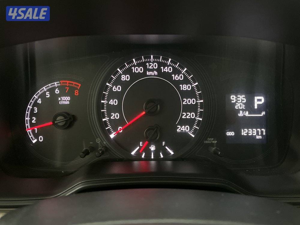 TOYOTA COROLLA 1.6L XLI STD OPTION6