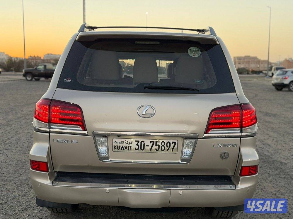 جيب لكزس 20154