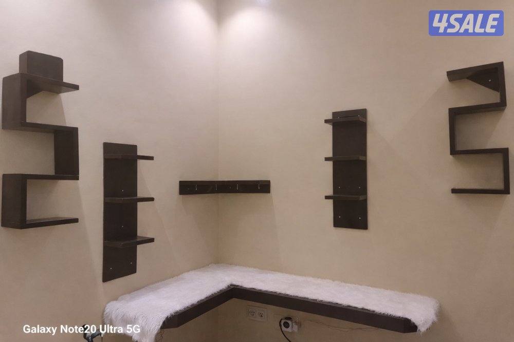 للبيع بسبب عدم الحاجة– كوفي كورنر + طاولة وسط بحالة ممتازة0