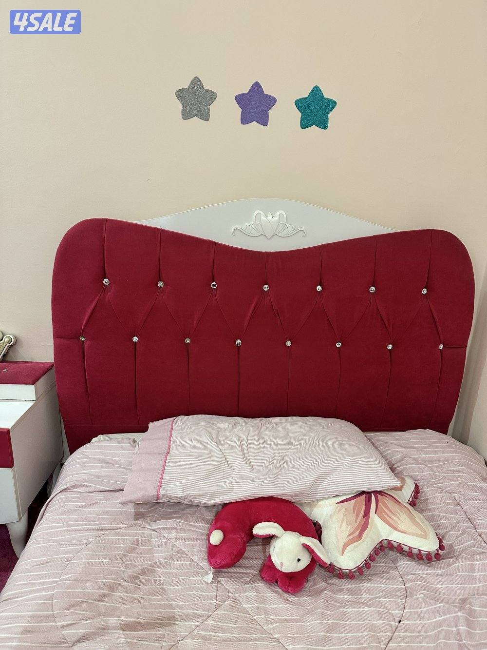 غرفة نوم للبنات ماركة çilek التركية نظيفة جداً وخشبها قوي ما فيه عيوب ل0