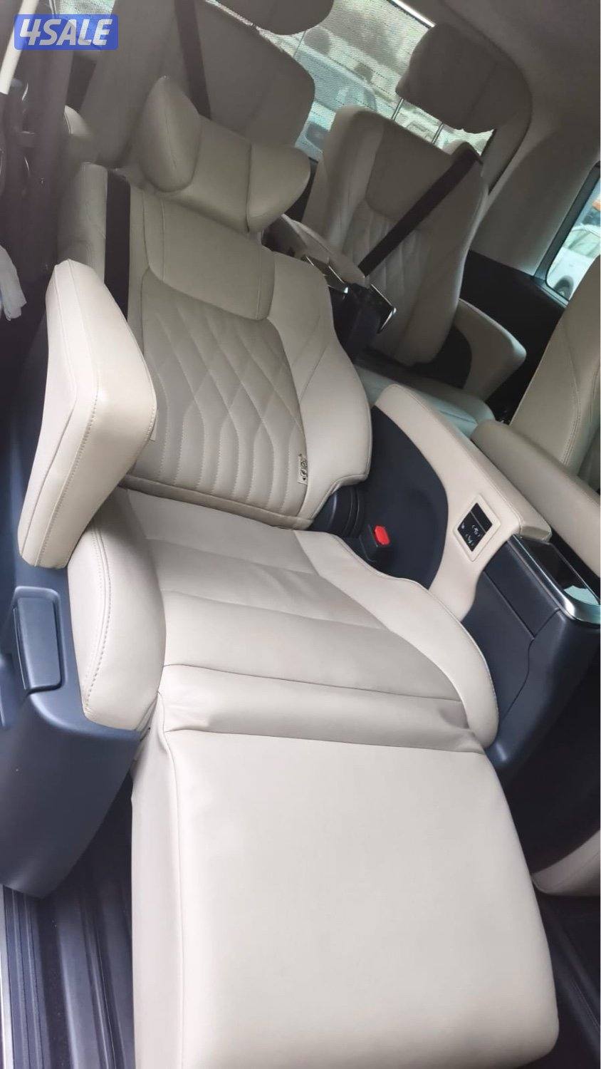 للبيع فان تيوتا جرانفيا العائلي موديل 2023 بحالة الوكالة .1