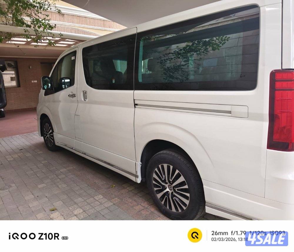 للبيع فان تيوتا جرانفيا العائلي موديل 2023 بحالة الوكالة .2