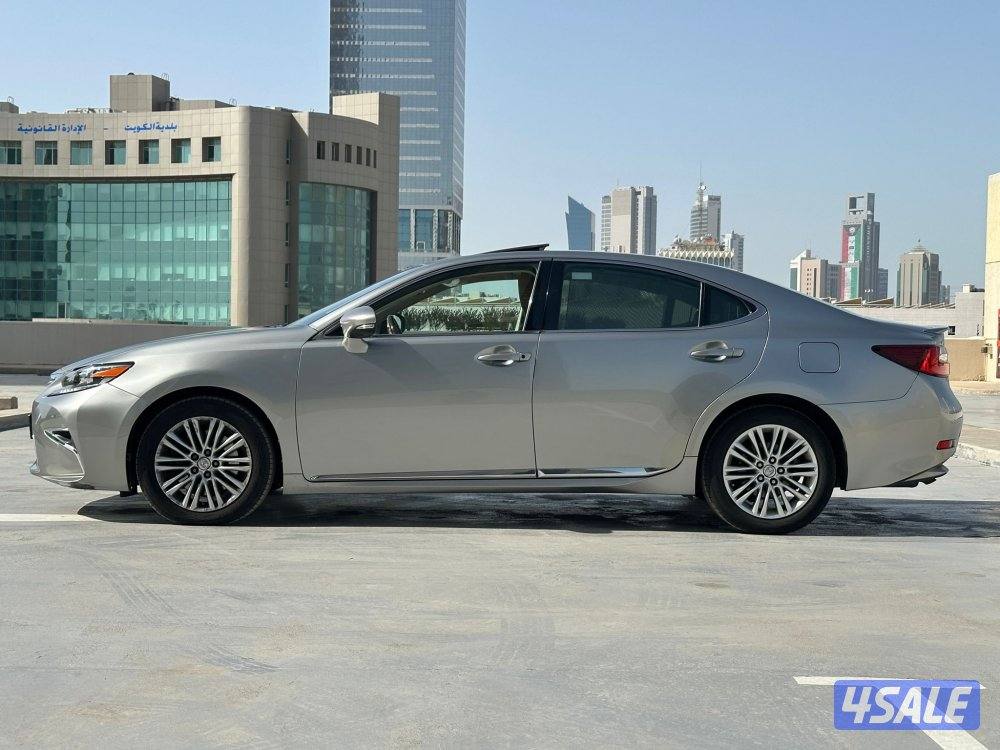 لكزس ES350 بحالة الوكاله7