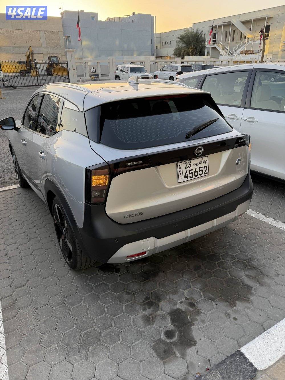 للبيع NISSAN KICKS 2025 اعلى درجة في الوكالة3