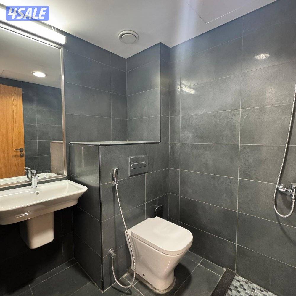 بينت هاوس إطلالة بحرية مباشرة للإيجار في بنيد القار8