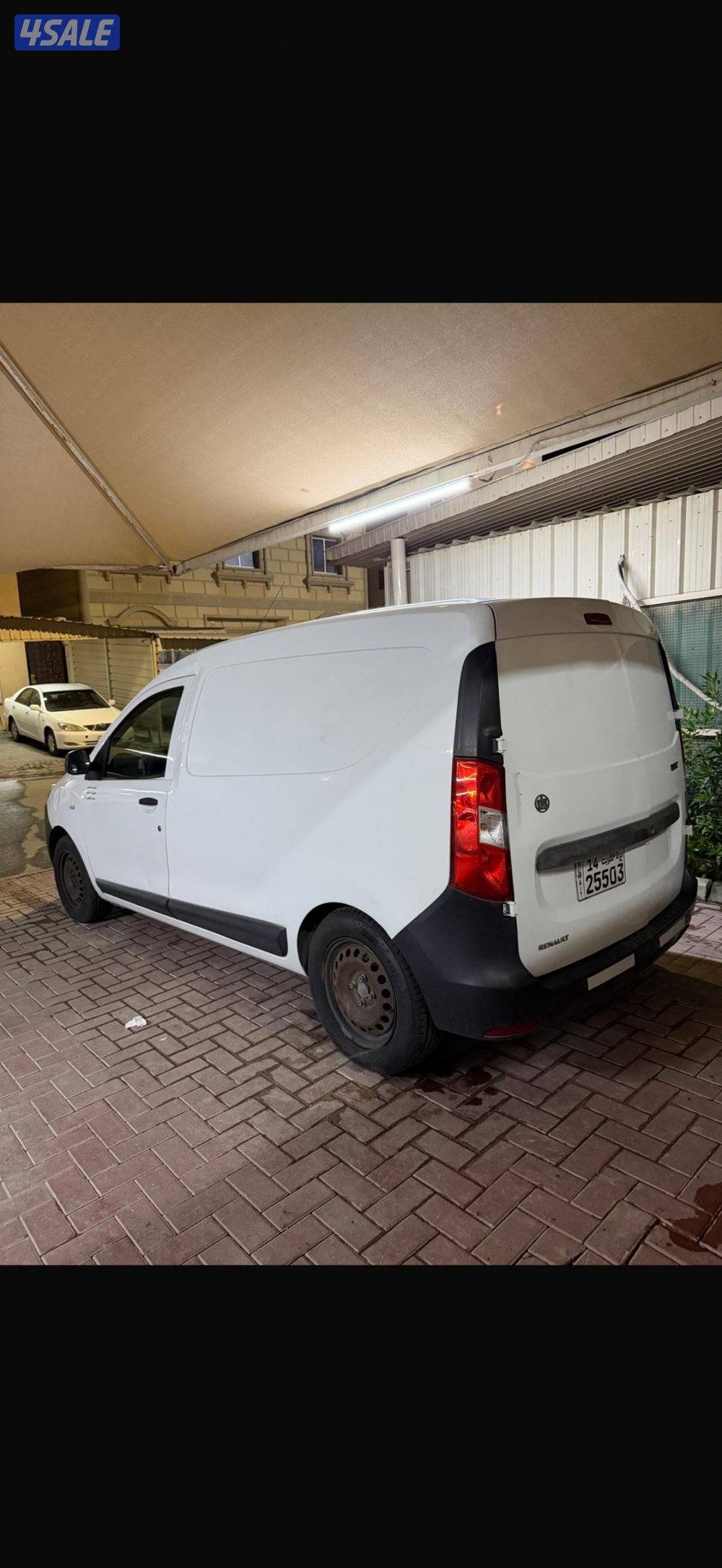 للبيع رينو دوكر1