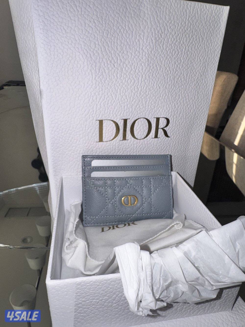 للبيع بوك ديور جديد بالكرتون سعر الشراء 1400