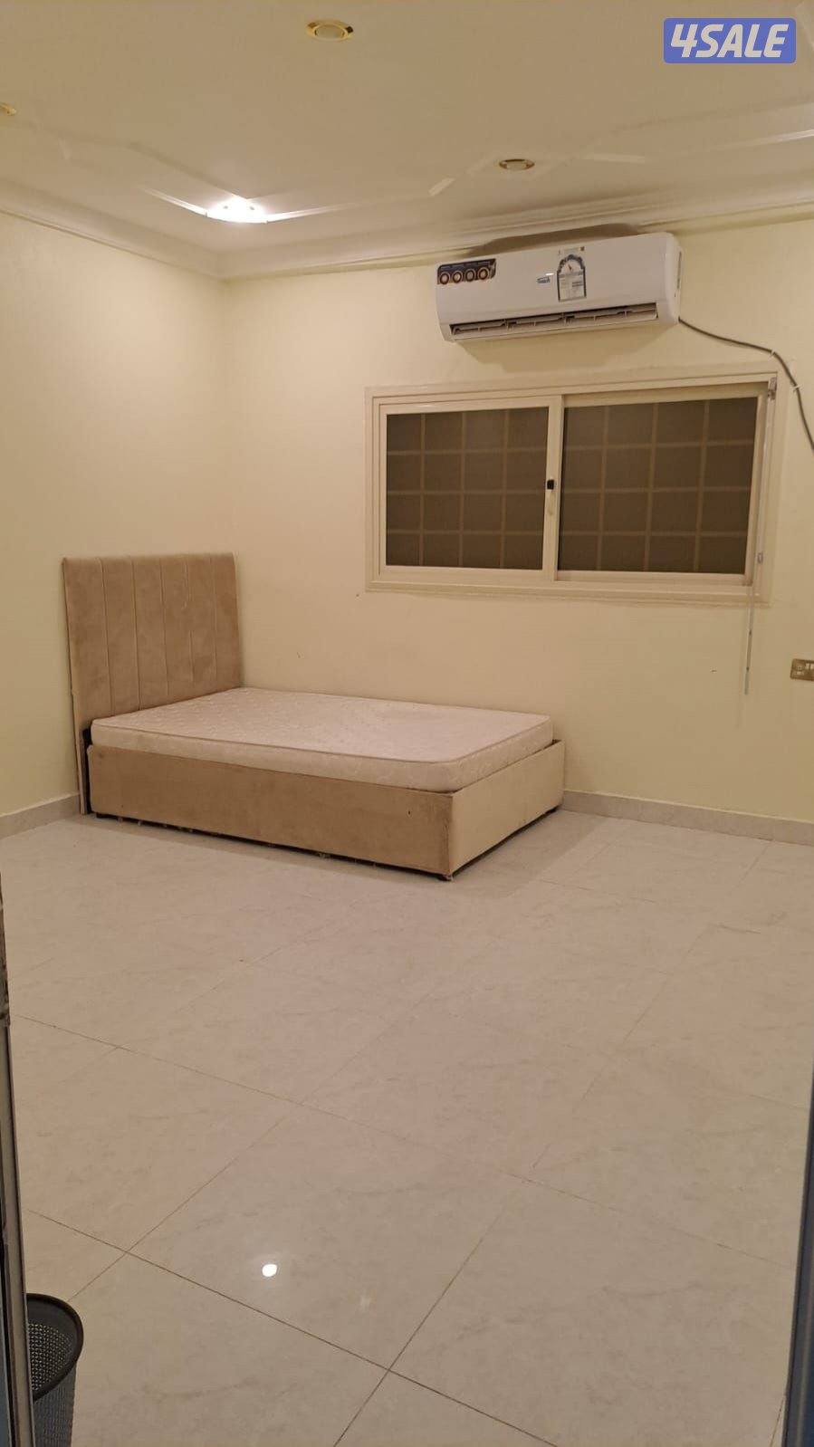 للبيع جاخور قطعه 13موقعه ضهر الشارع يتكون من ديوانيه وغرفه وحمامين ومط1