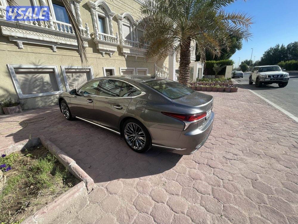 لكزس LS500 موديل 2018 عداد 50 صبغ الوكاله سيرفس منتظم5