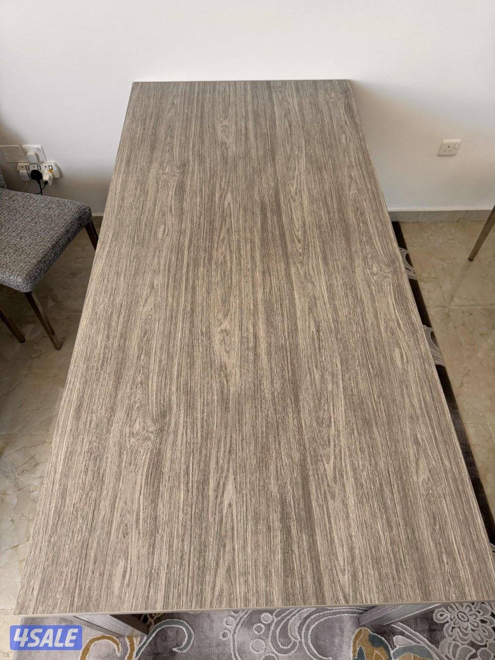 طاولة سفره من قرطبة 90*190من غير كراسي استعمال خفيف0