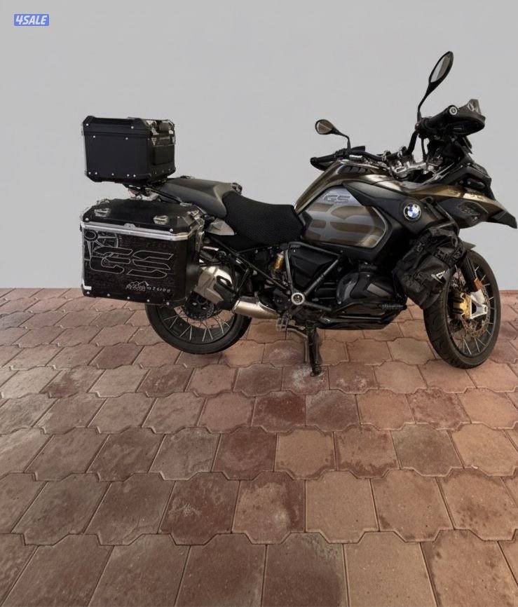 للبيع سيكل بي ام دبليو 1250 gs adventure لون مميز واستعمال نظيف1