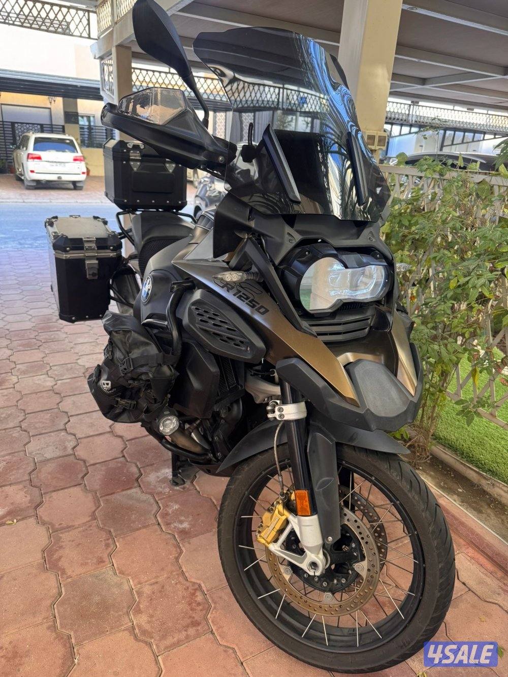 للبيع سيكل بي ام دبليو 1250 gs adventure لون مميز واستعمال نظيف3