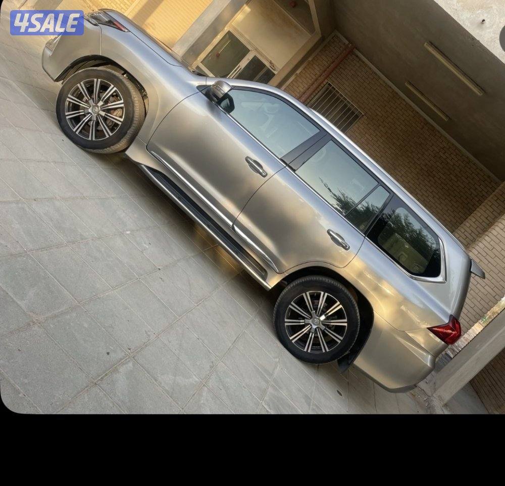 جيب لكزس ٥٧٠0