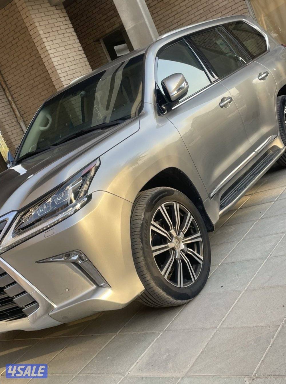 جيب لكزس ٥٧٠1