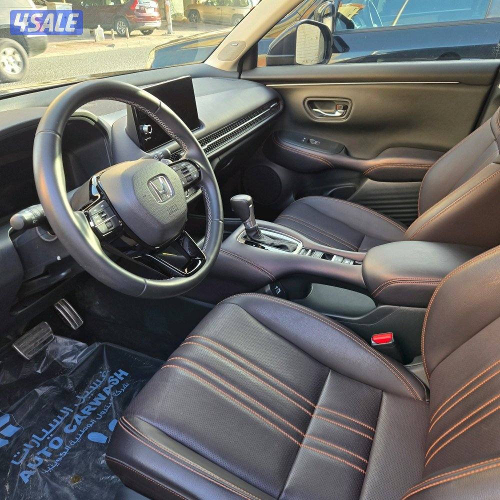 زد ار في ٢٠٢٣/ ماشي ٦٠٠٠كم /كاملة المواصفات / وكالة بالكامل3