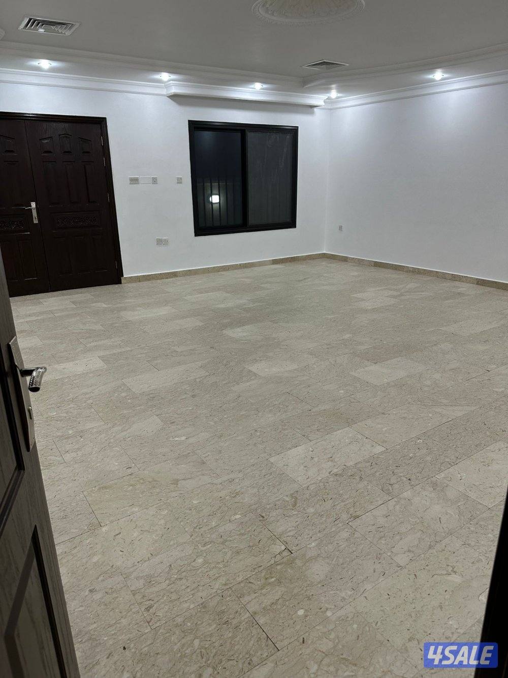 للأيجاردور ارضي مع حوش بسلوئ0