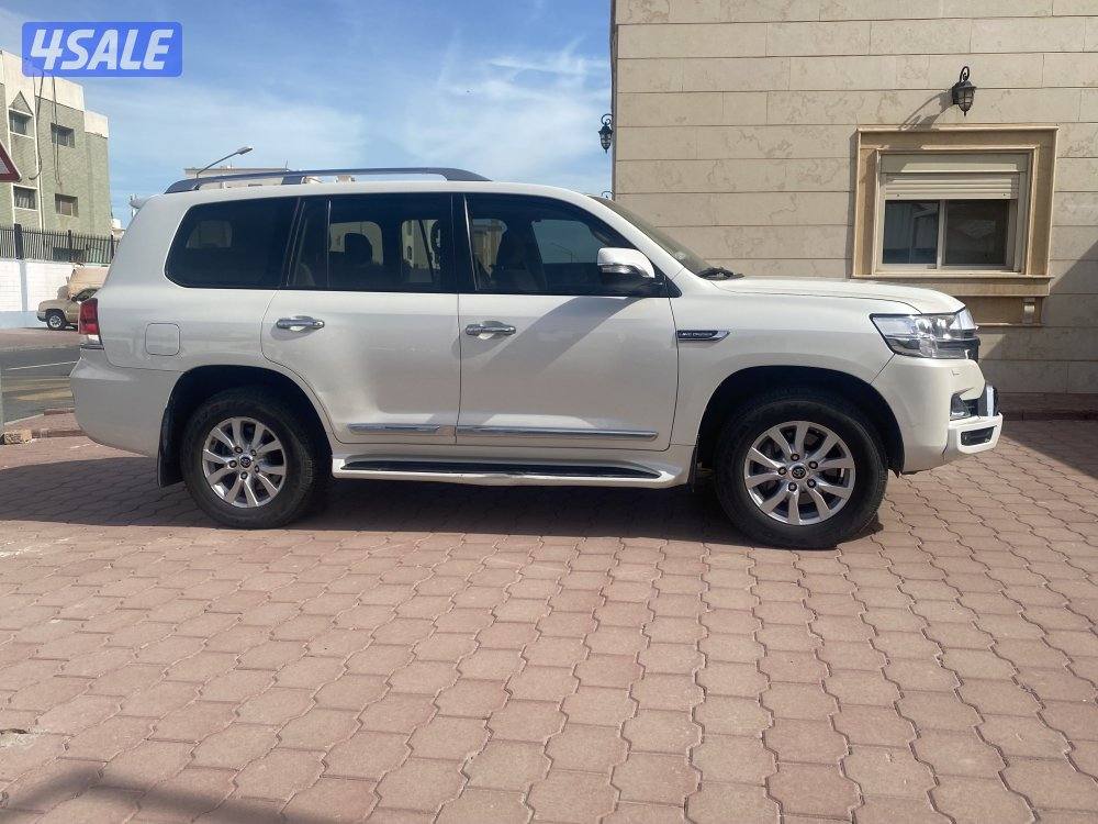 جيب لاندكروزر 20210
