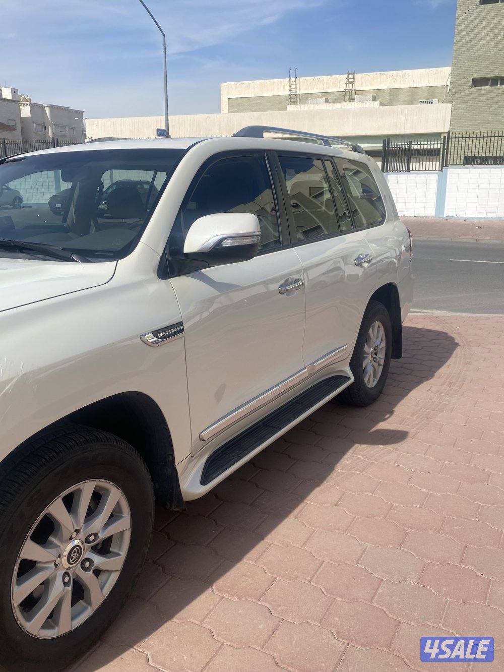 جيب لاندكروزر 20212