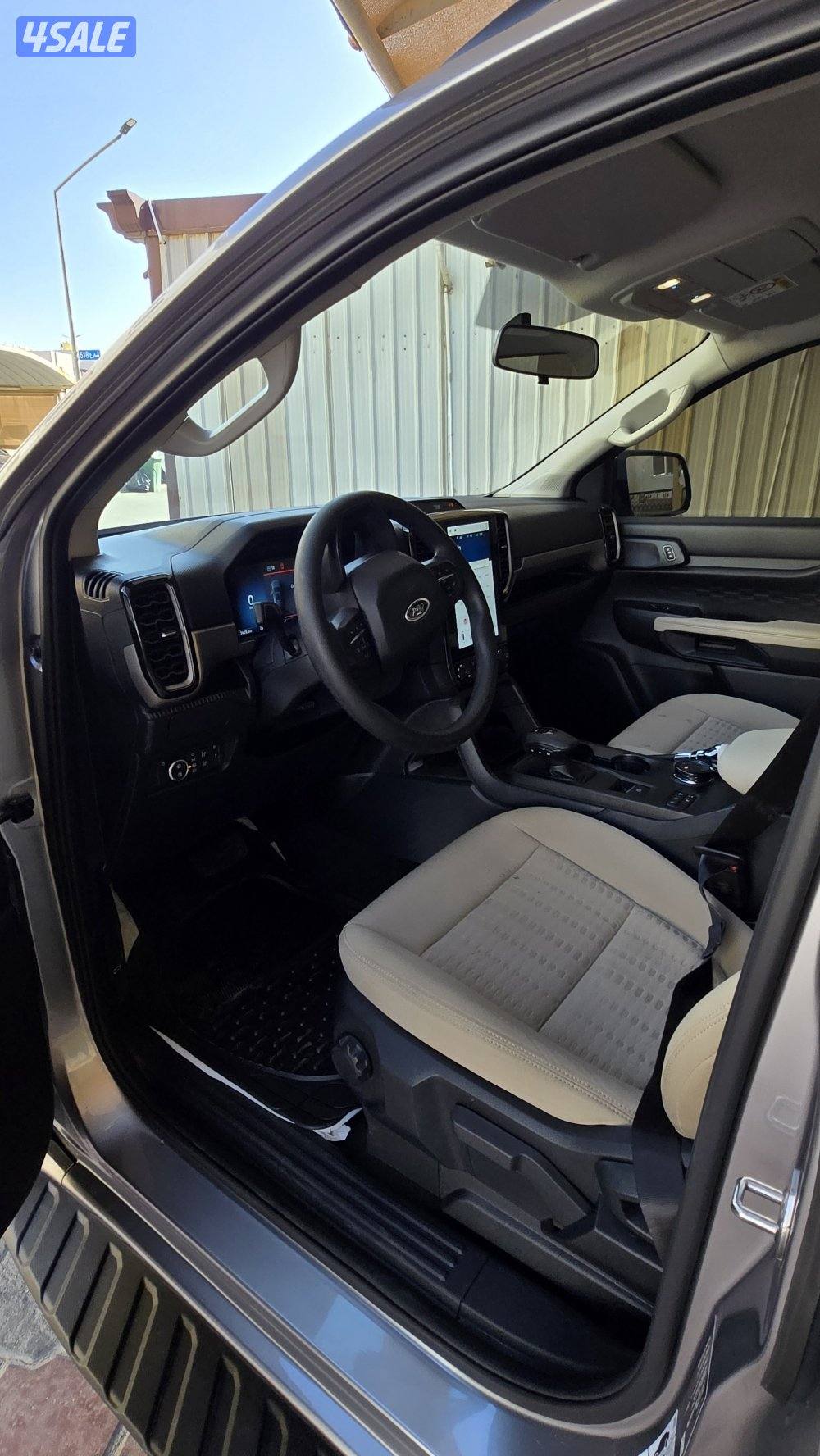 للبيع جيب فورد ايفيرست ٢٠٢٥7