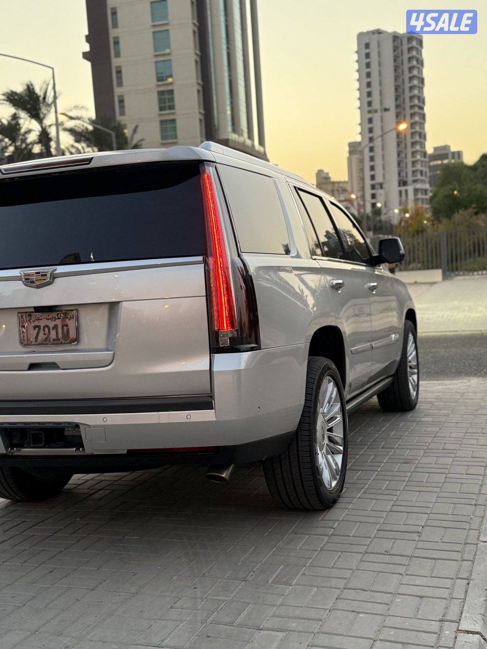 🔺كاديلاك إسكاليد بلاتينيوم 2018 الدرجه الاولي🔺5