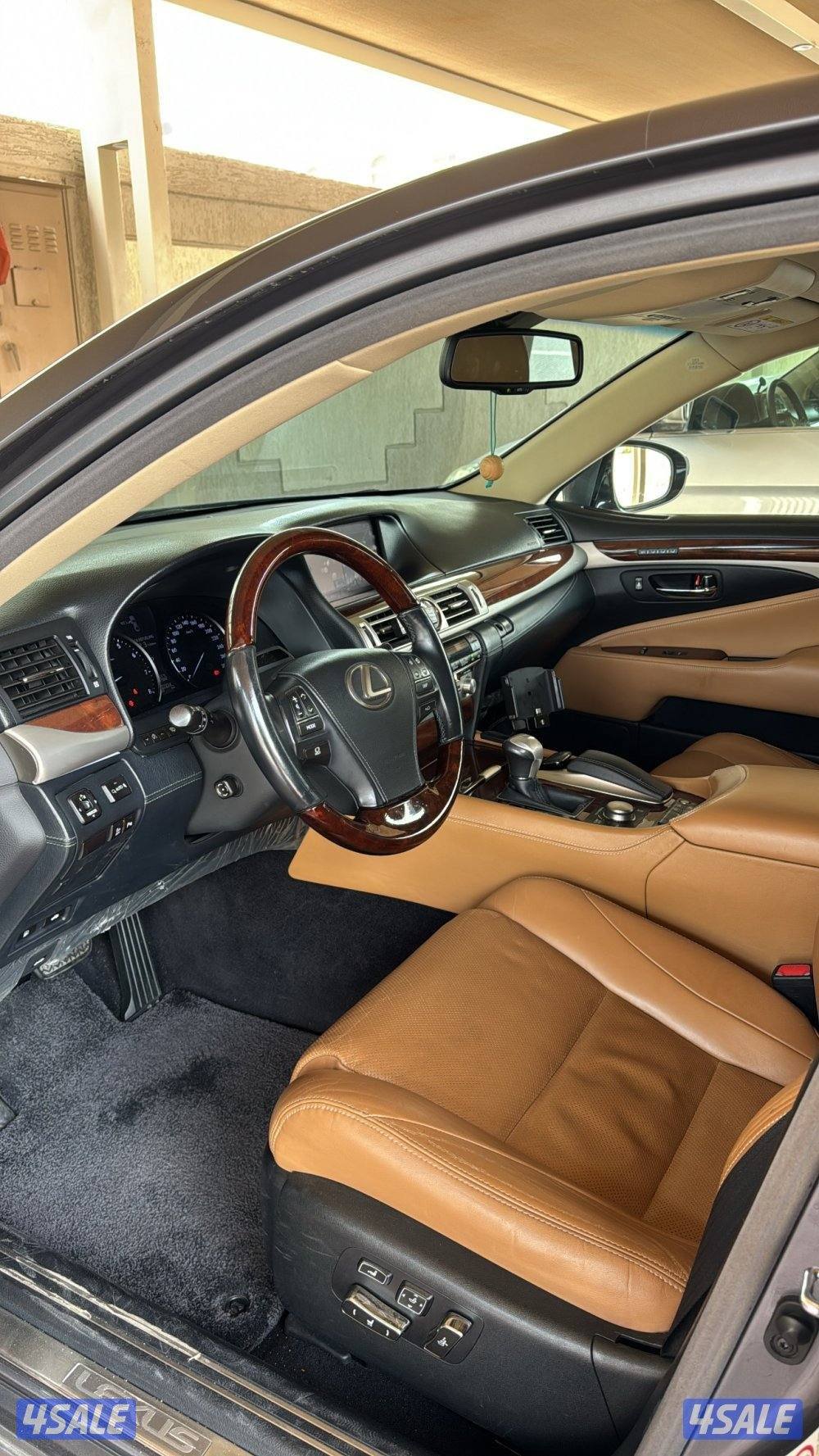 للبيع لكزس LS460vip بحالة الوكاله9