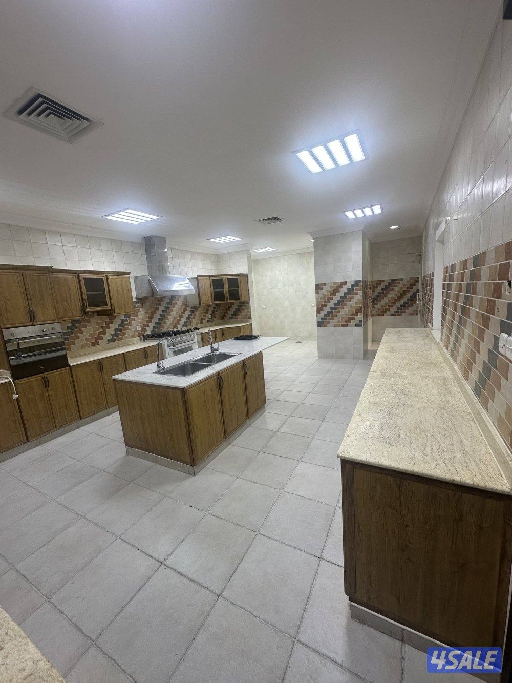 Villa for rent in Al-Manqaf, for companies only -للايجار فيلا بالمنقف5