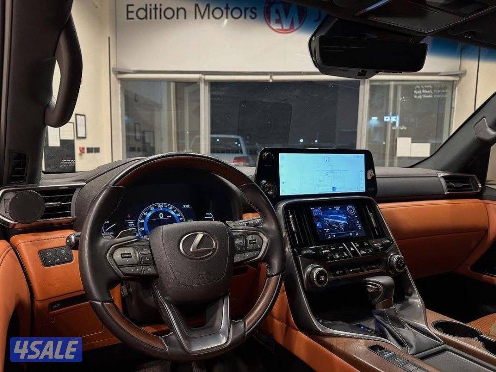 لكزس LX600 الساير VIP 2024 بحاله الوكاله عداد 47 الف7