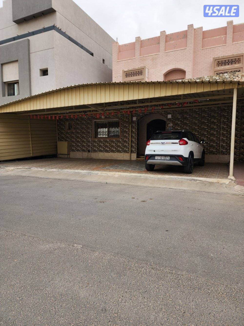 للبيع بيت حكومي بـ النهضة شارع وسكة دورين وملحق كبير ، مجدد بالكامل2