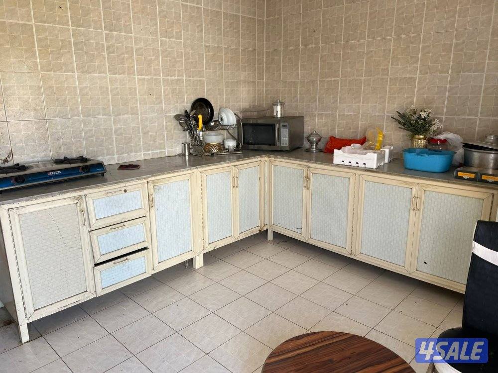 نشتري اثاث مستعمل غرف نوم غنفات مطابخ مكيفات ثلاجات غسلات0